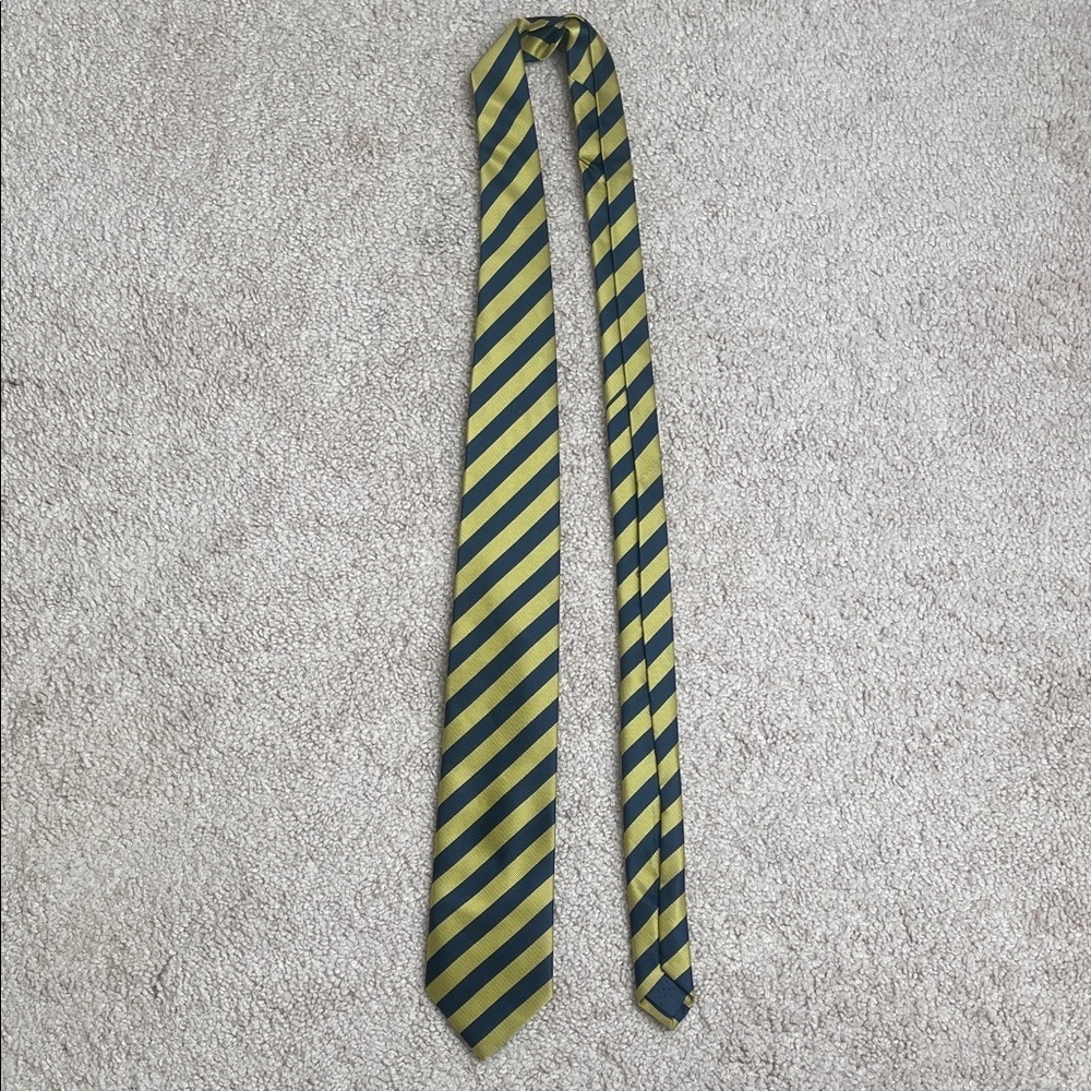 Laurant Bennett Striped Tie in Navy and Gold